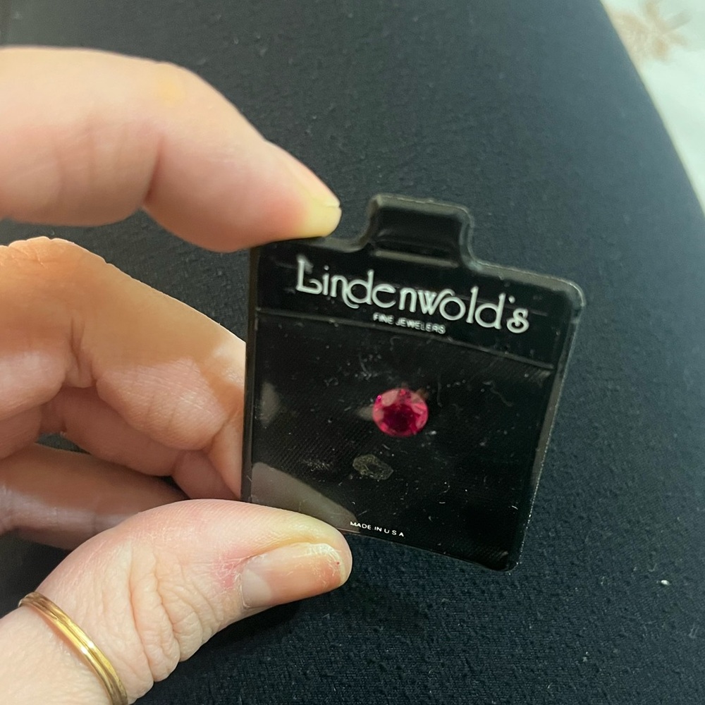 Colored cubic zirconia stone